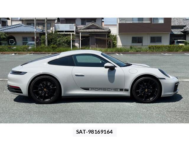 Porsche 911 2022-10 8649640-3