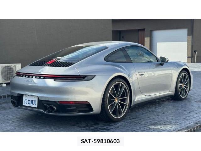 Porsche 911 2022 8649674-11