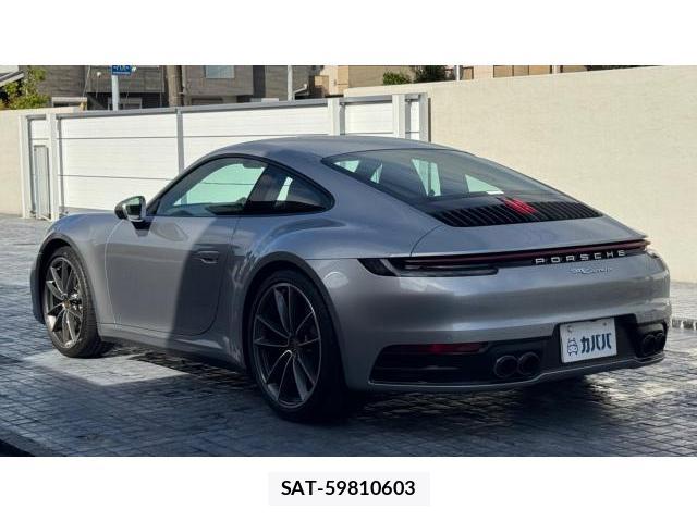 Porsche 911 2022 8649674-12