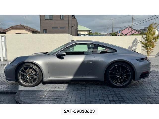 Porsche 911 2022 8649674-13