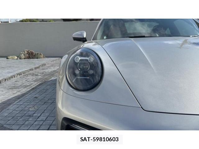 Porsche 911 2022 8649674-17