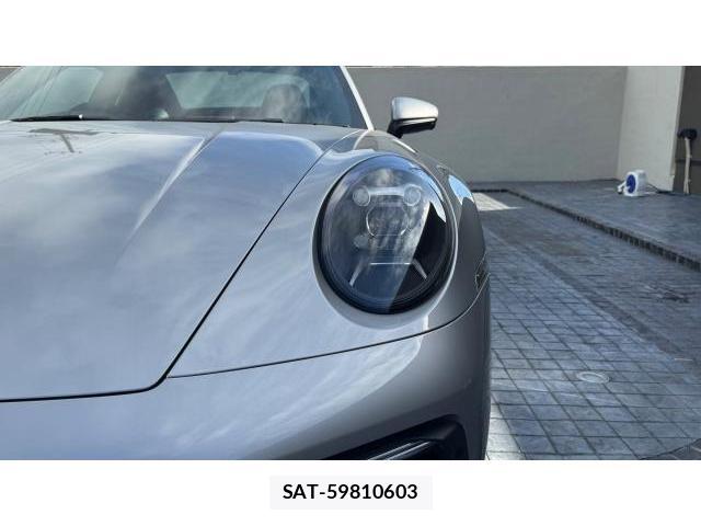 Porsche 911 2022 8649674-18