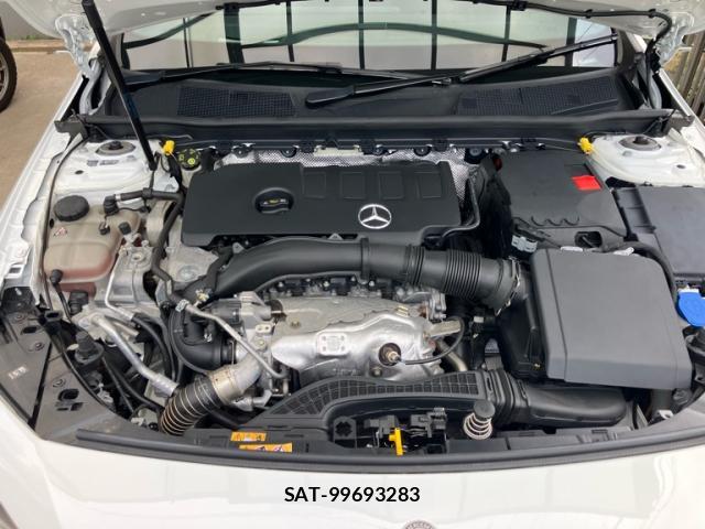 Mercedes Benz A-CLASS 2020-03 8648553-6