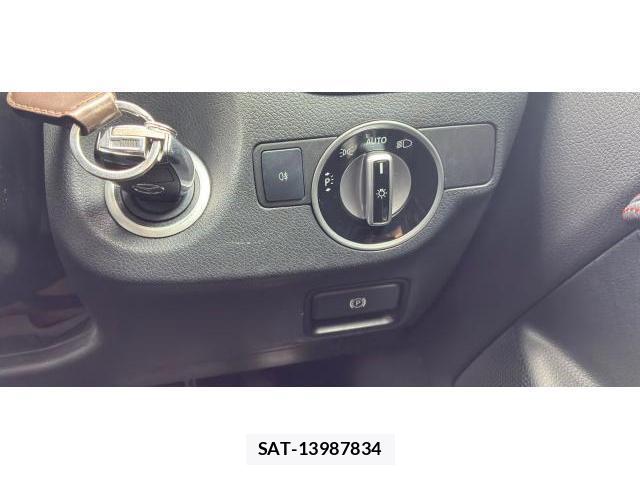 Mercedes Benz A-CLASS 2014-03 8652428-11
