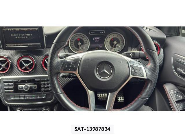 Mercedes Benz A-CLASS 2014-03 8652428-5