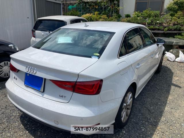 Audi A3 SEDAN 2014-09 8648709-1