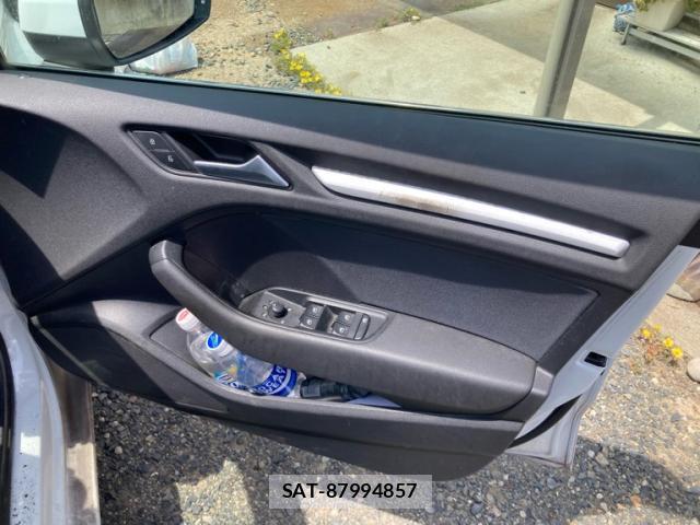 Audi A3 SEDAN 2014-09 8648709-4