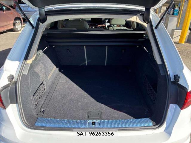 Audi A4 2021-06 8647002-5