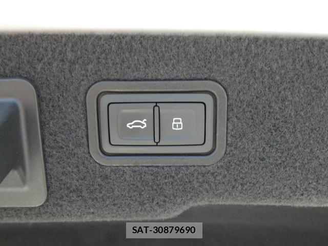 Audi A8 2022-01 8648855-18