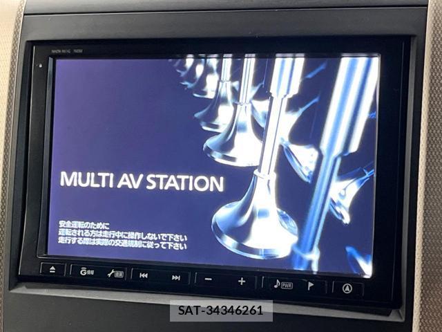 Toyota ALPHARD 2013-02 8647302-3