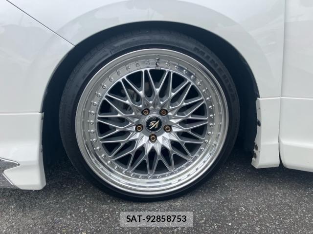 Toyota ALPHARD 2018-05 8648386-3