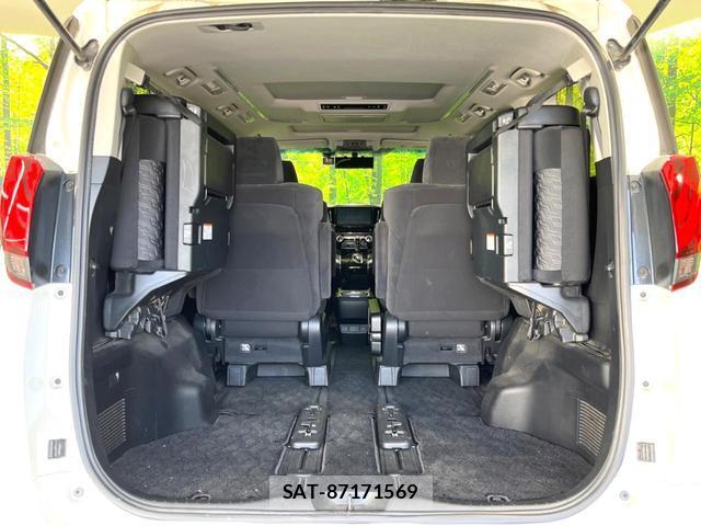 Toyota ALPHARD 2017-03 8649995-11