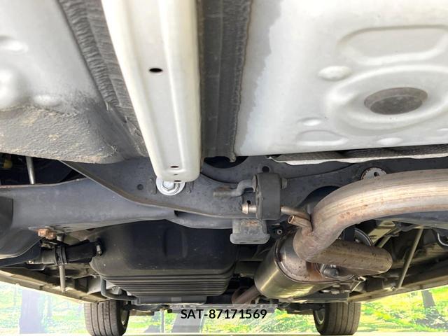 Toyota ALPHARD 2017-03 8649995-18