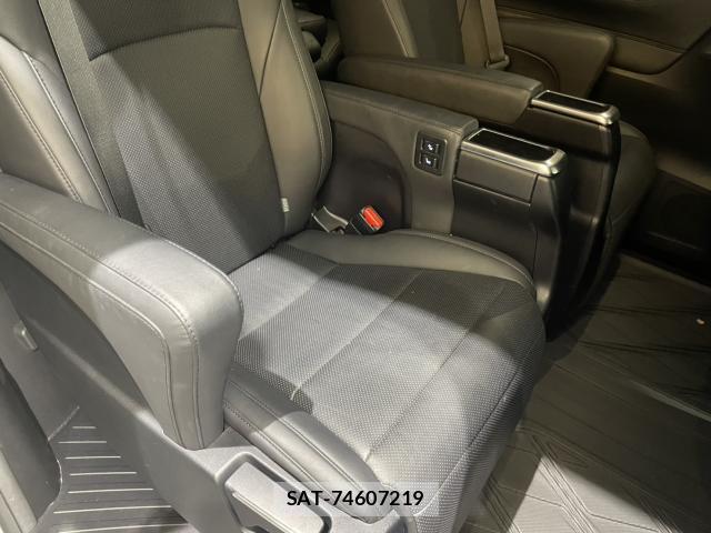 Toyota ALPHARD 2019-11 8651010-18