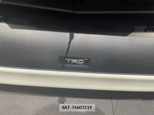Toyota ALPHARD 2019-11 8651010-3