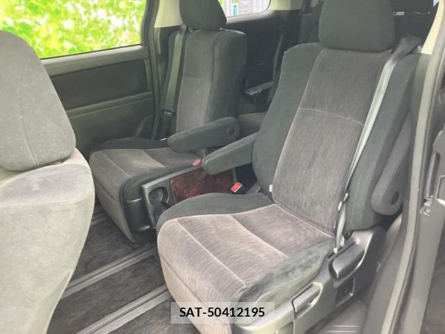 Toyota ALPHARD 2012-08 8651166-7