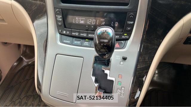 Toyota ALPHARD 2013-12 8651413-14