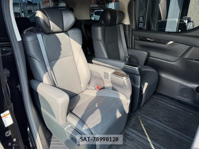 Toyota ALPHARD 2020-05 8651680-11