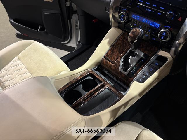 Toyota ALPHARD 2021-05 8653032-16