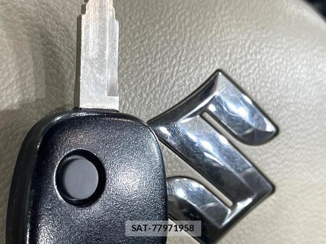 Suzuki ALTO 2013-12 8649815-5