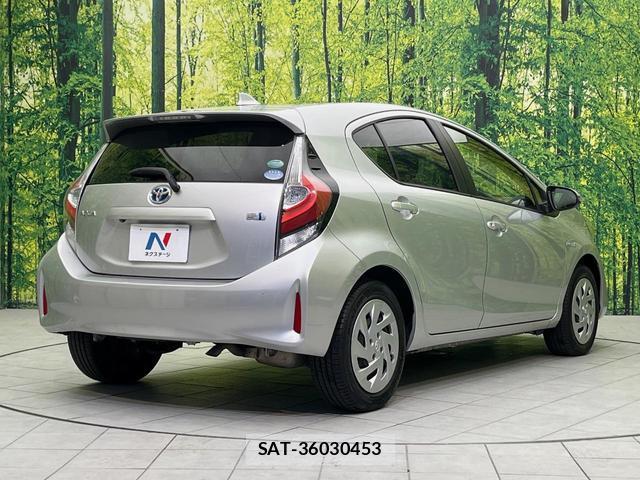 Toyota AQUA 2017-12 8646683-16