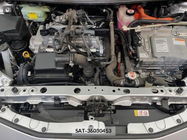 Toyota AQUA 2017-12 8646683-17