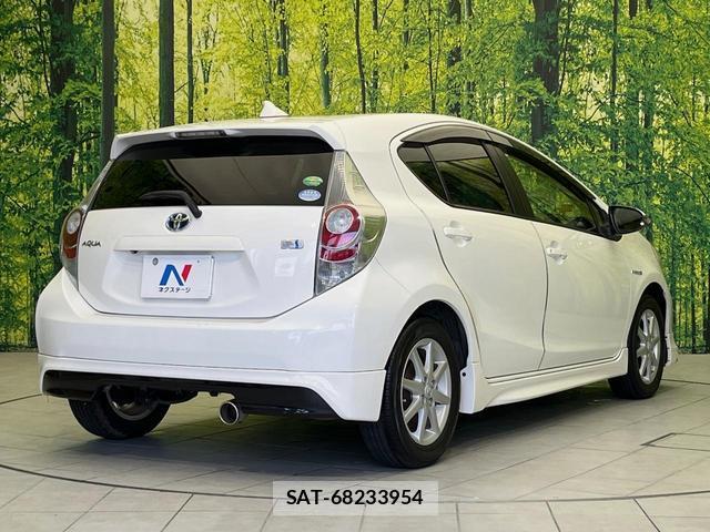 Toyota AQUA 2013-03 8646691-16