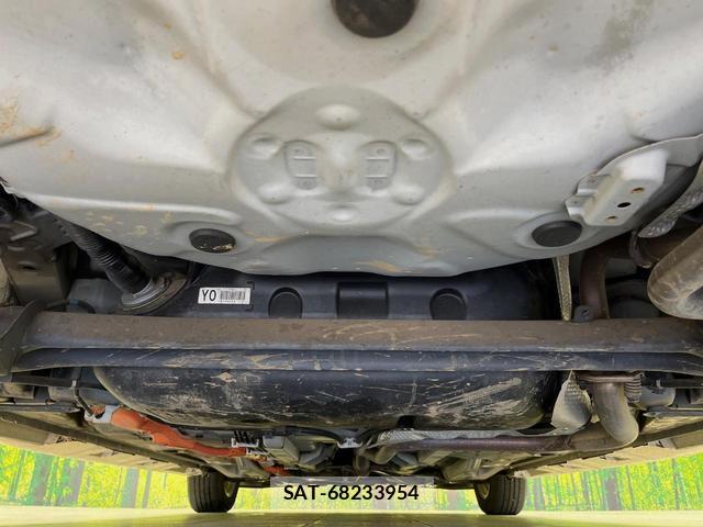 Toyota AQUA 2013-03 8646691-18