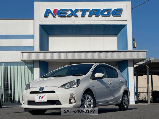 Toyota AQUA 2013-08 8646708-16