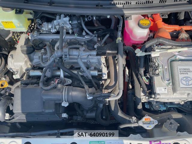 Toyota AQUA 2013-08 8646708-17
