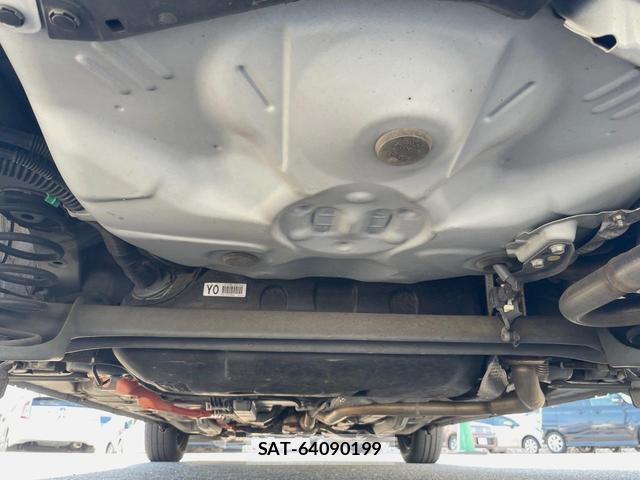 Toyota AQUA 2013-08 8646708-18