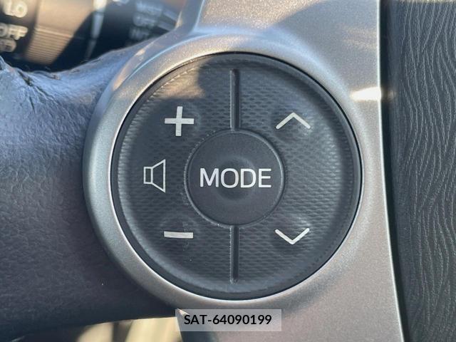 Toyota AQUA 2013-08 8646708-6
