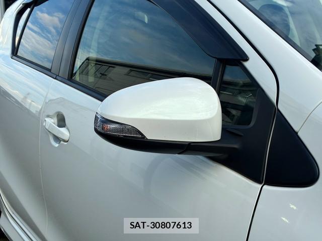 Toyota AQUA 2014-12 8646954-16