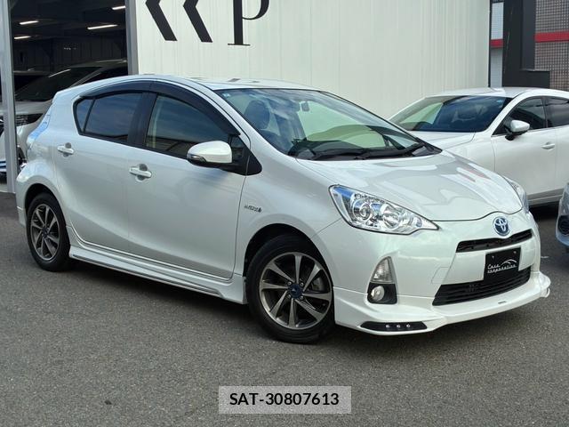 Toyota AQUA 2014-12 8646954-7