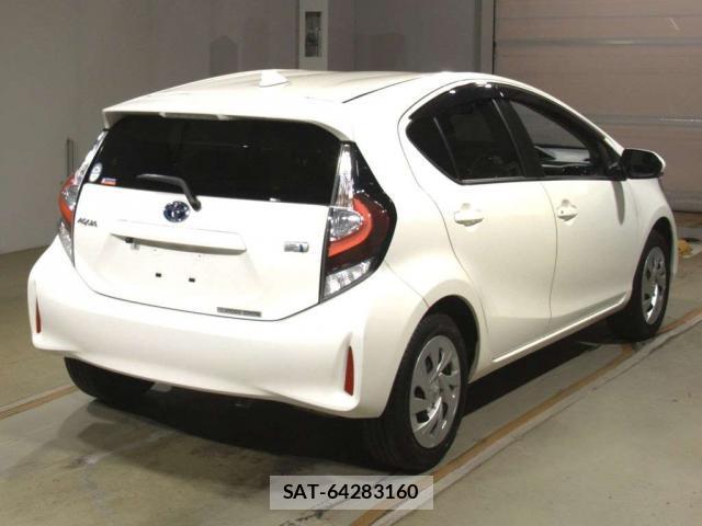 Toyota AQUA 2021-08 8647009-1