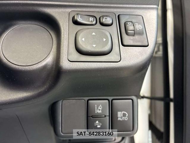 Toyota AQUA 2021-08 8647009-10