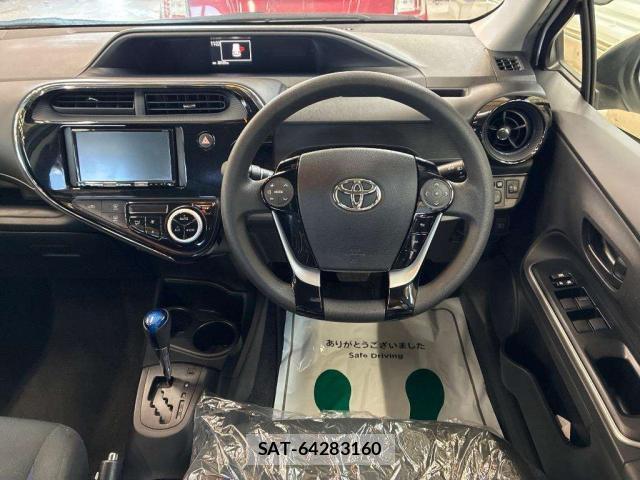 Toyota AQUA 2021-08 8647009-2