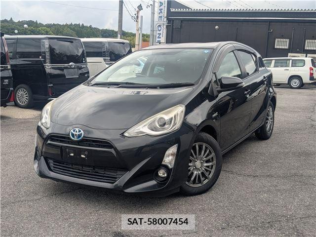 Toyota AQUA 2015-06 8647232-0