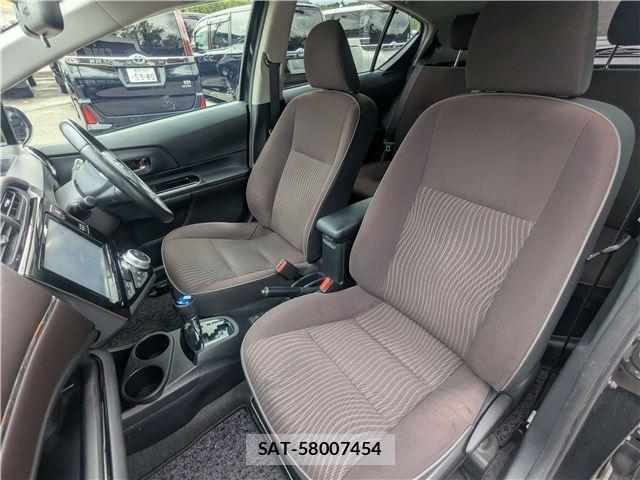 Toyota AQUA 2015-06 8647232-11