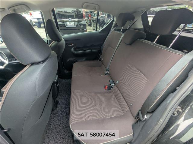 Toyota AQUA 2015-06 8647232-12