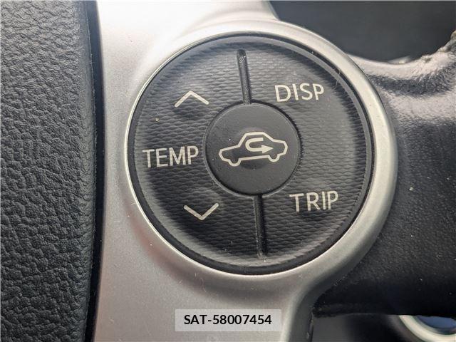 Toyota AQUA 2015-06 8647232-16