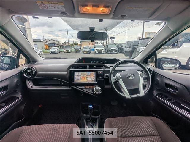 Toyota AQUA 2015-06 8647232-2