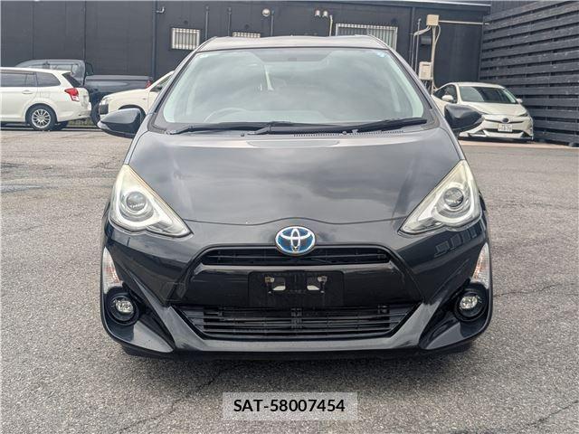 Toyota AQUA 2015-06 8647232-3