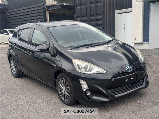 Toyota AQUA 2015-06 8647232-4