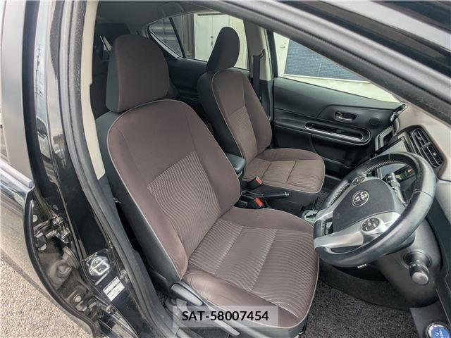 Toyota AQUA 2015-06 8647232-8