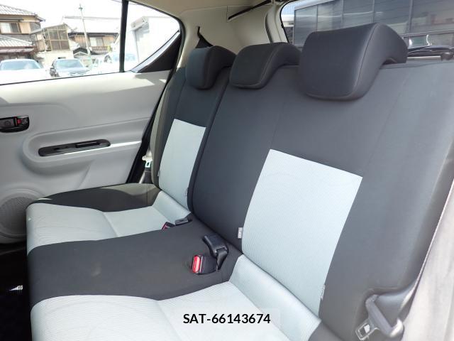 Toyota AQUA 2012-08 8647267-6