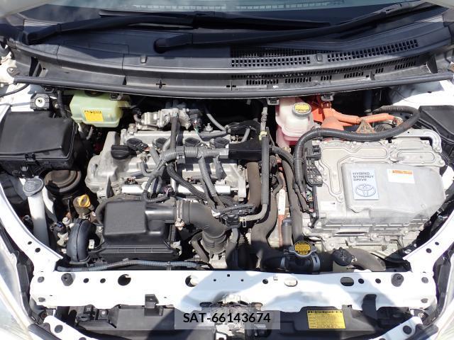 Toyota AQUA 2012-08 8647267-7