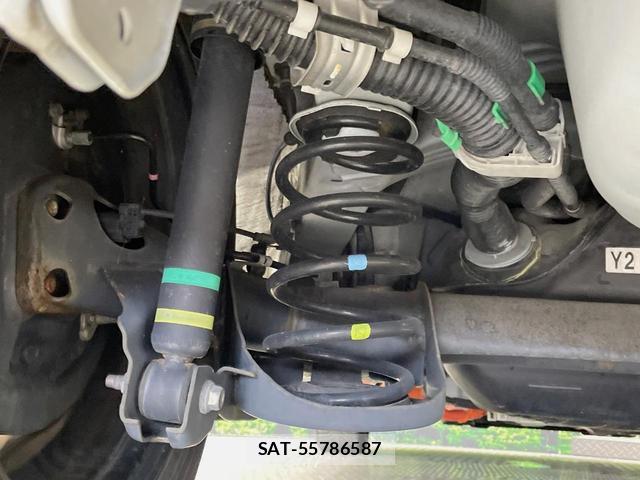 Toyota AQUA 2018-09 8647504-19