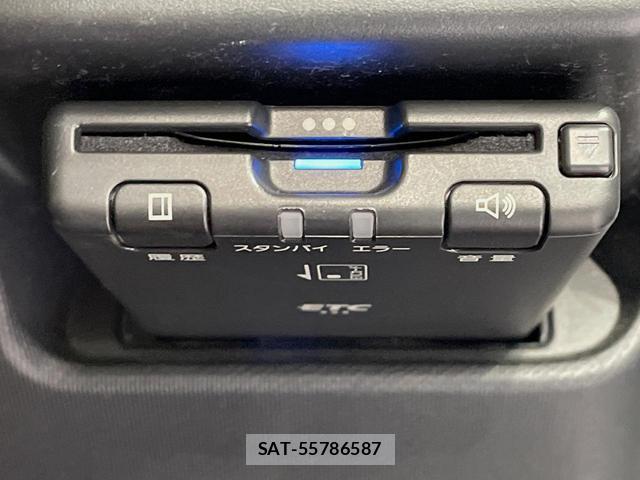 Toyota AQUA 2018-09 8647504-5