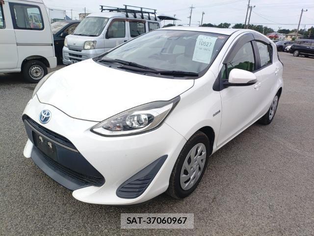 Toyota AQUA 2018-09 8647566-0